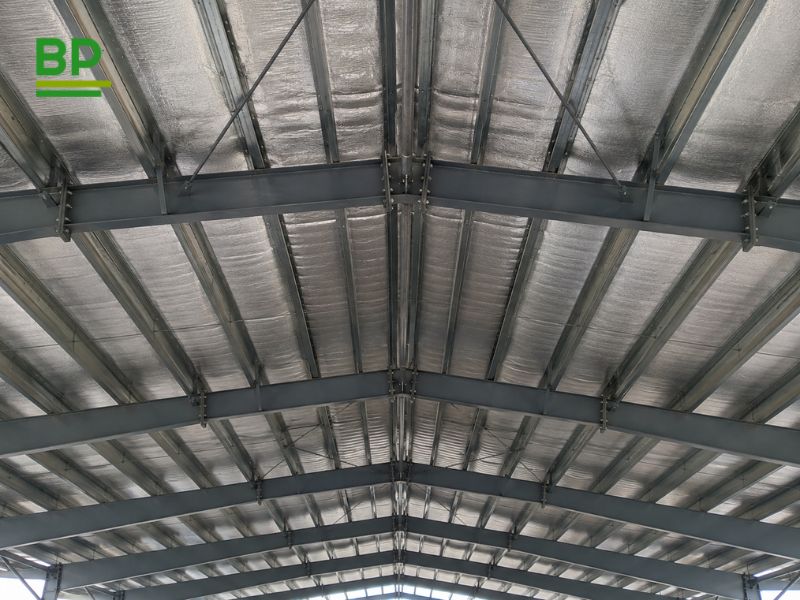 Kiểm định mái trước khi lắp điện mặt trời