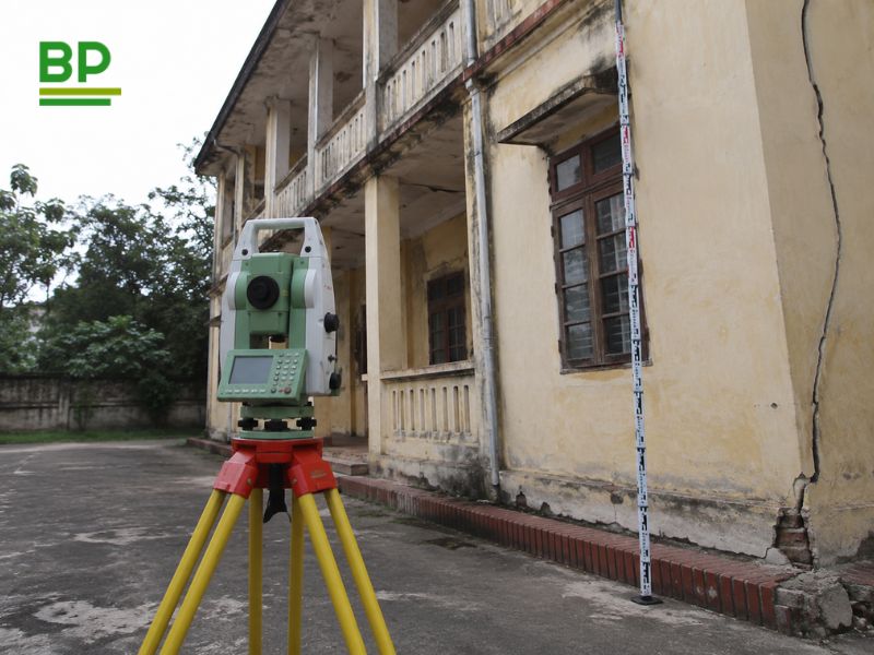 Nhà bị nghiêng