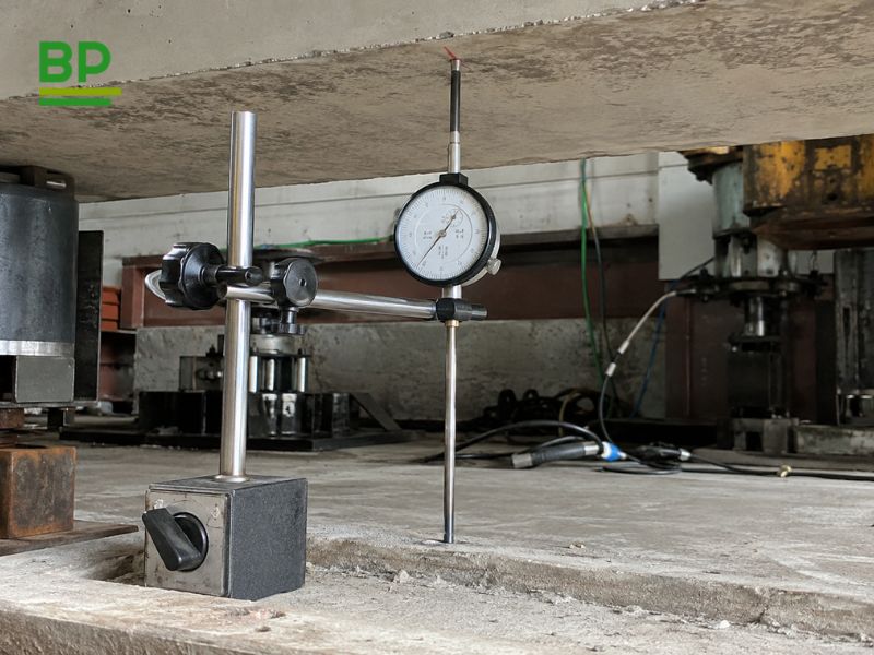 Những thiết bị thường dùng khi thử tải và đo biến dạng kết cấu 