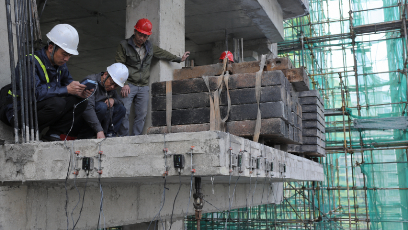 Thử tải ban công
